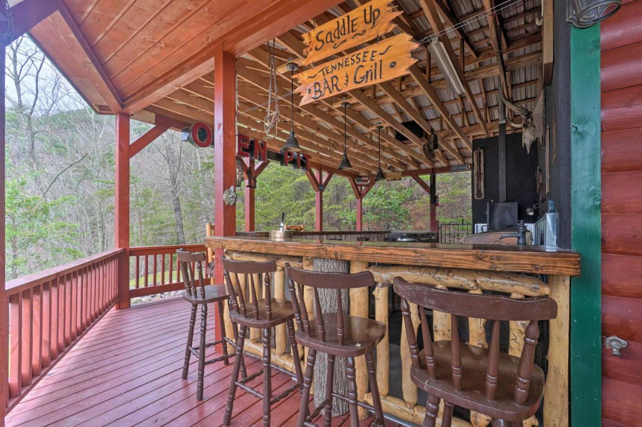 Sevierville Cabin With Outdoor Kitchen And Hot Tub! Exterior photo